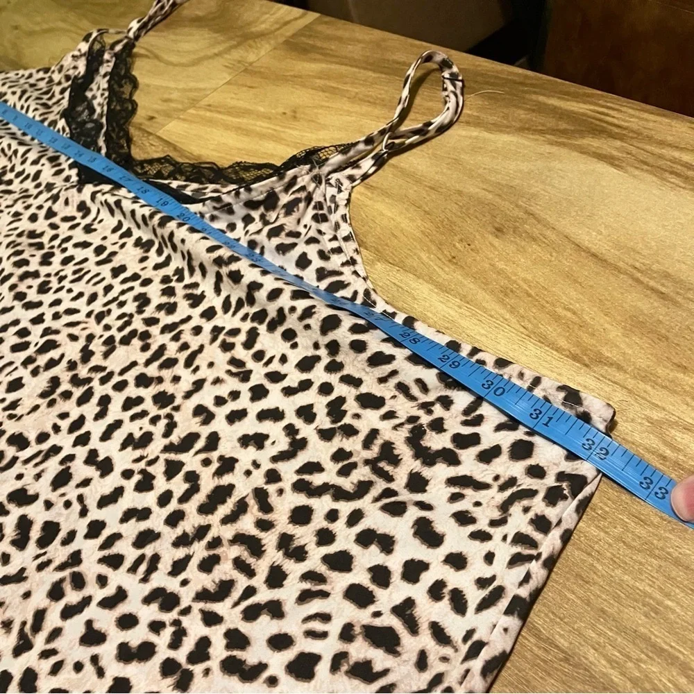 Torrid Leopard Print Lightweight Sleeveless Tank Top Womens Size 6 Polyester - Picture 8 of 10